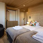 Mathilde Les Coches Saturday Changeover 木屋 *