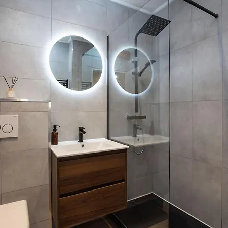 Mathilde Les Coches Saturday Changeover シャレー