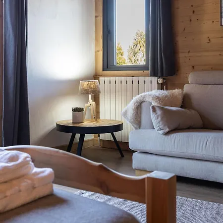 Mathilde Les Coches Saturday Changeover ラ・プラーニュ