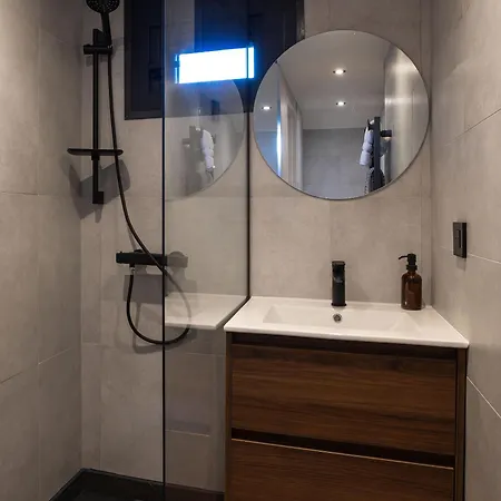 Mathilde Les Coches Saturday Changeover シャレー